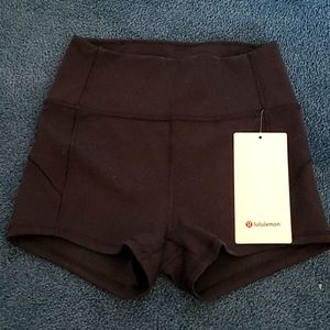 Lululemon in movement  short size 4